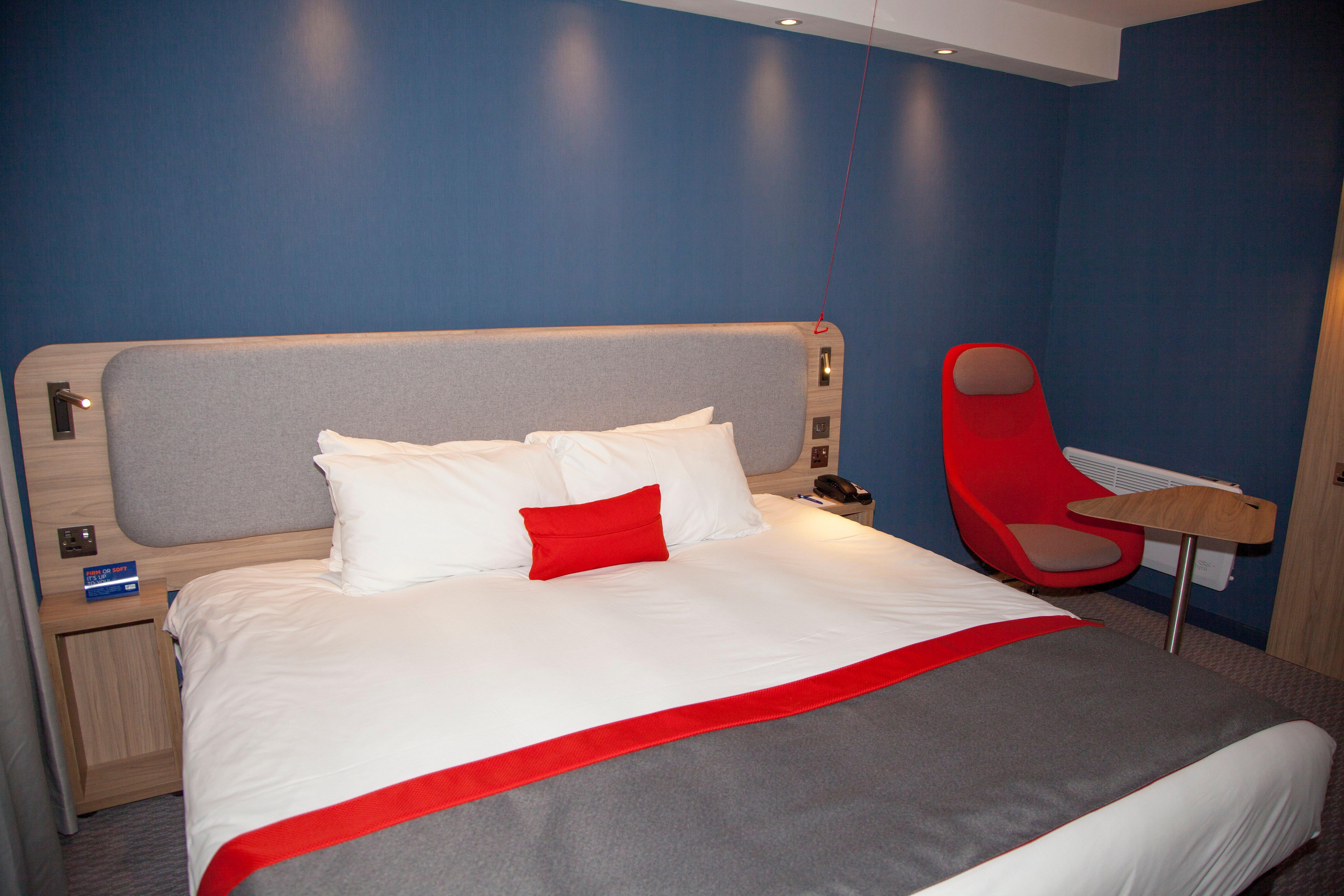 Holiday Inn Express Cardiff Bay By Ihg Exterior foto