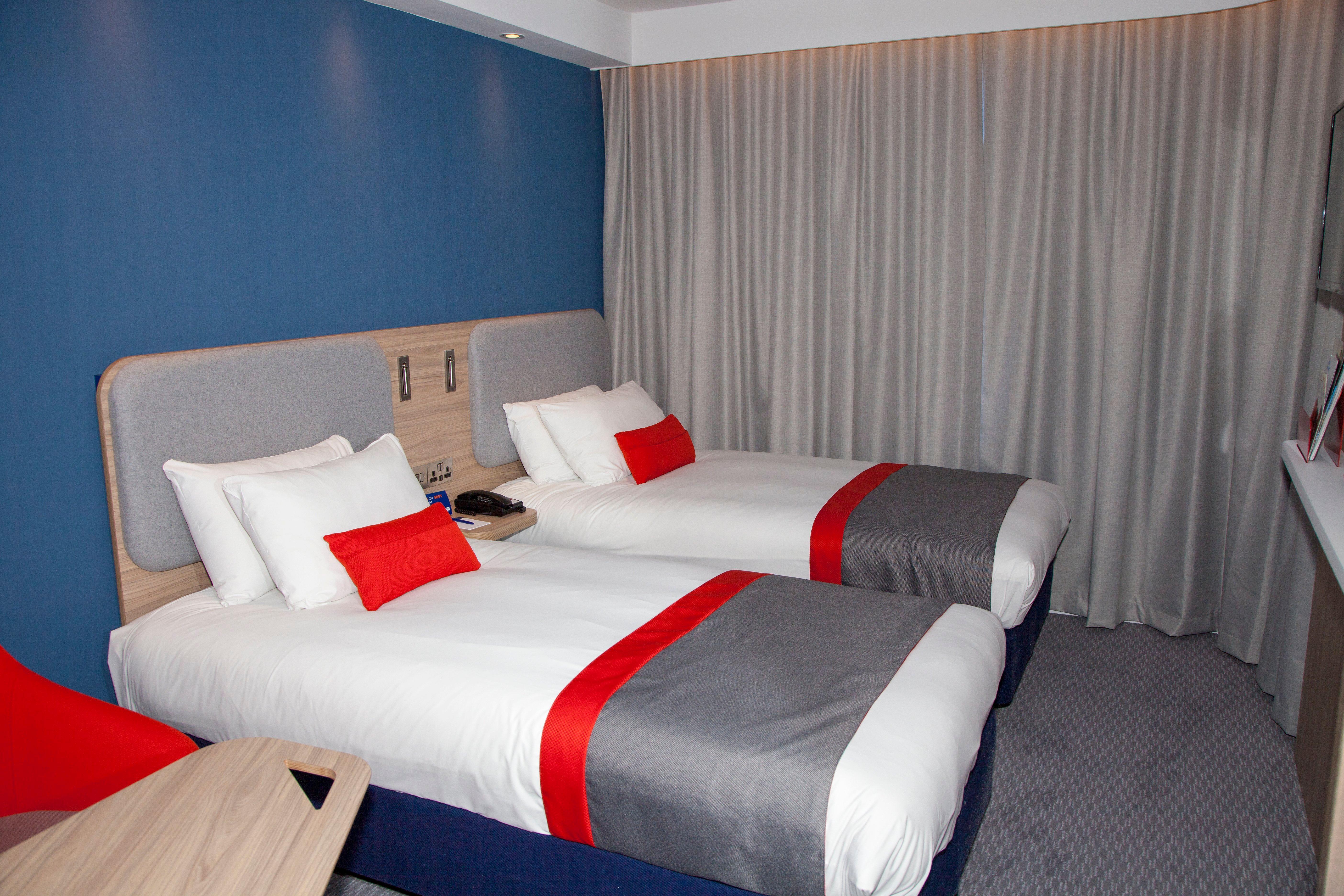 Holiday Inn Express Cardiff Bay By Ihg Exterior foto