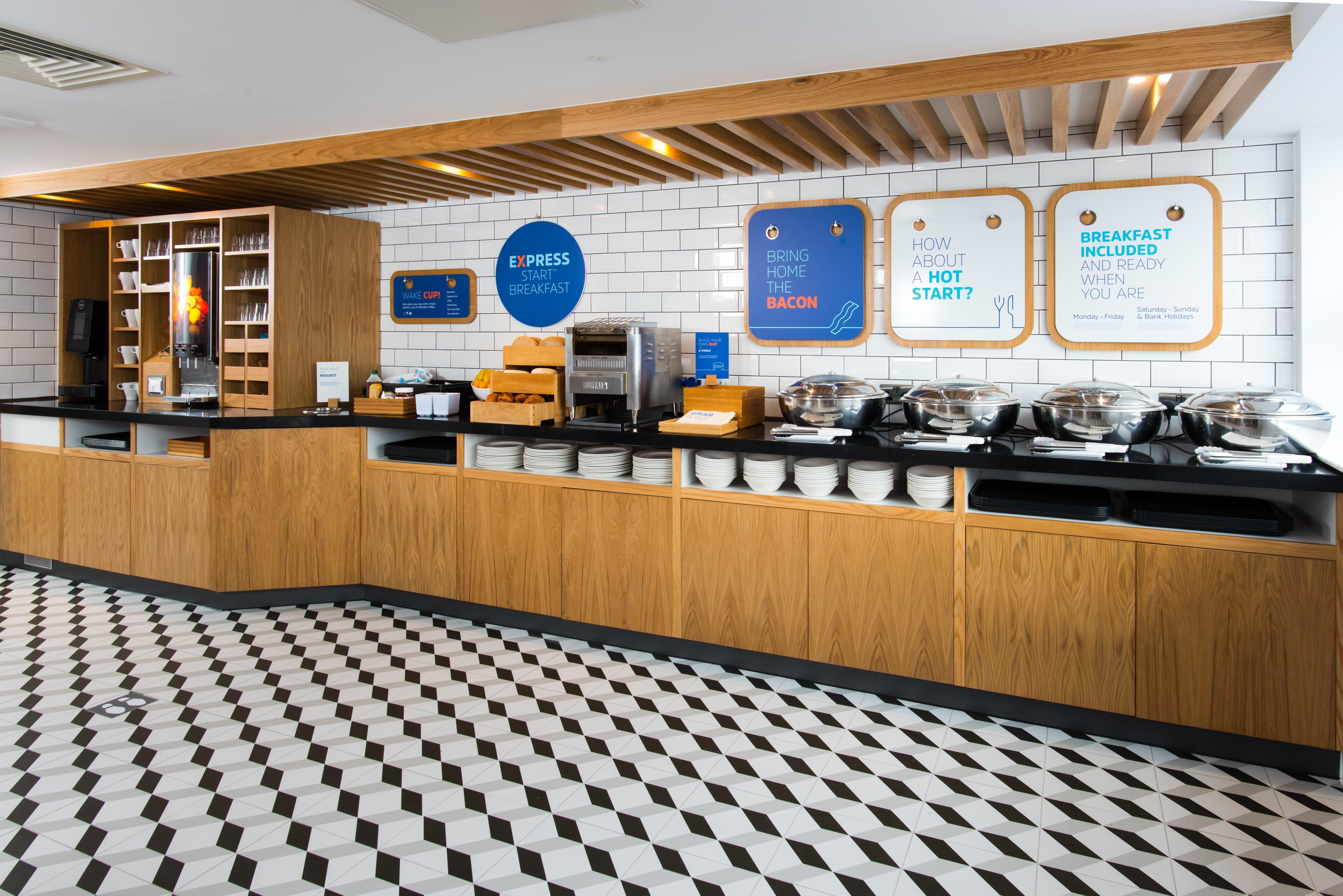 Holiday Inn Express Cardiff Bay By Ihg Exterior foto