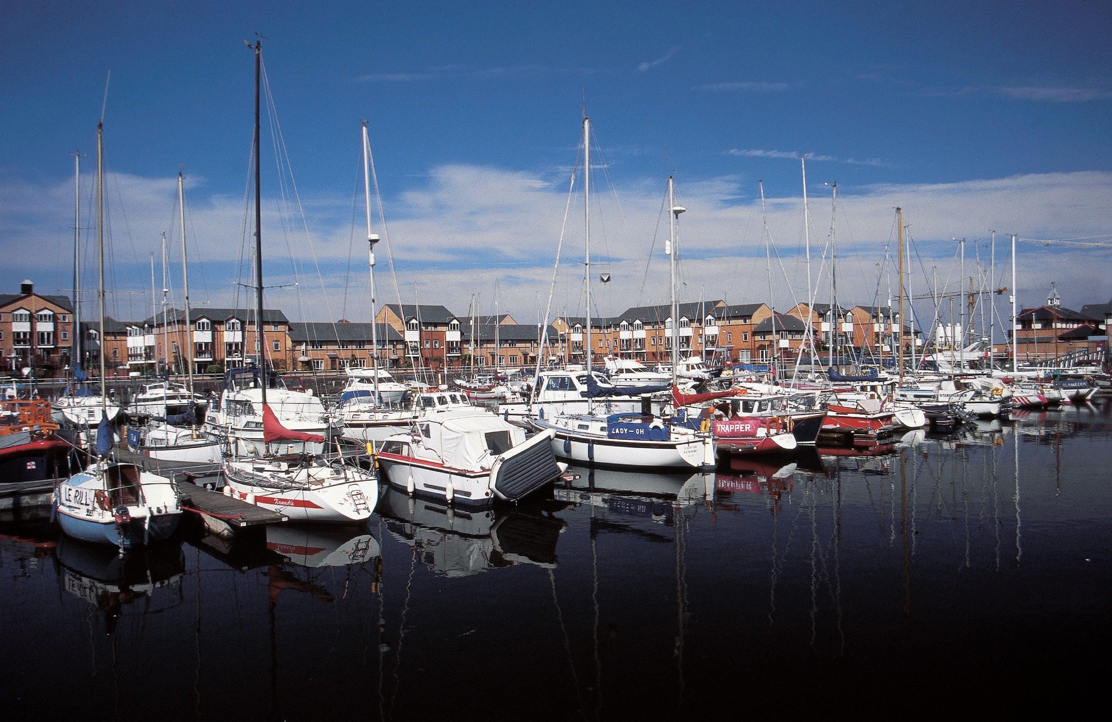 Holiday Inn Express Cardiff Bay By Ihg Exterior foto